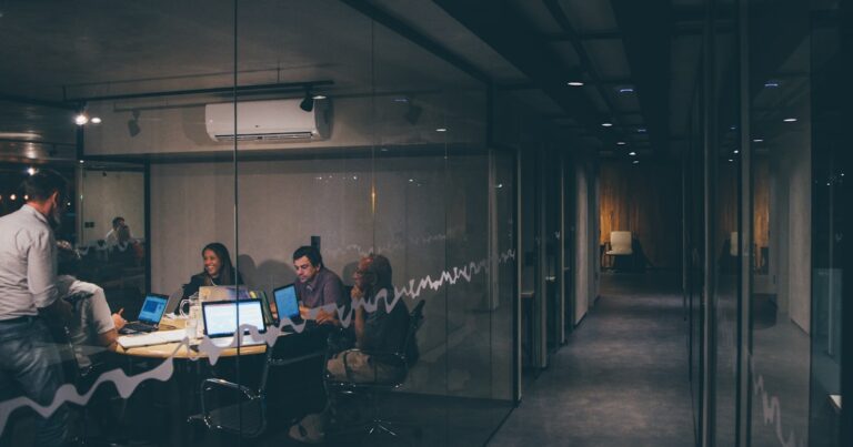 Como podem as empresas atrair as mulheres após uma pausa na carreira?
